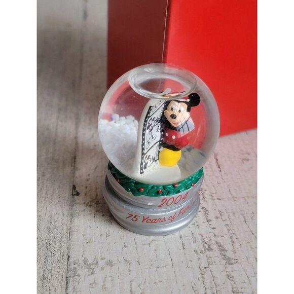 Mickey Mouse 75 years of fun mini snow globe xmas figure - Picture 3 of 7